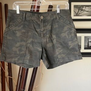 Kut From The Kloth Camo shorts size 8